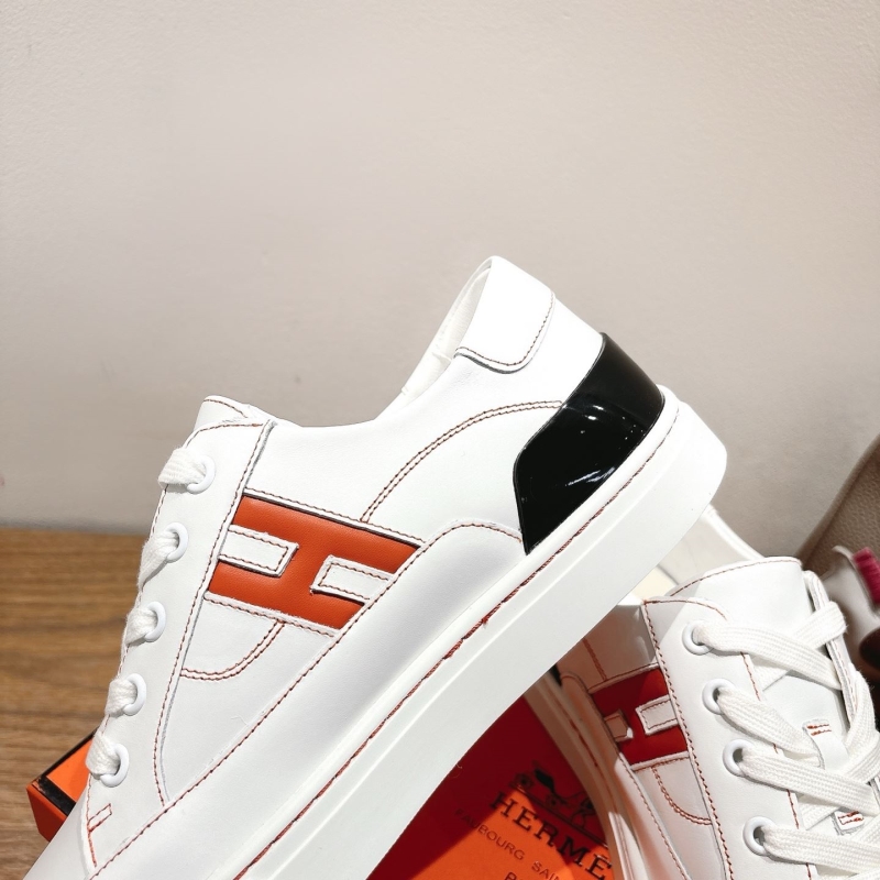 H**me5 sneaker